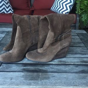 BCBG Generation Westa chocolate suede boots!